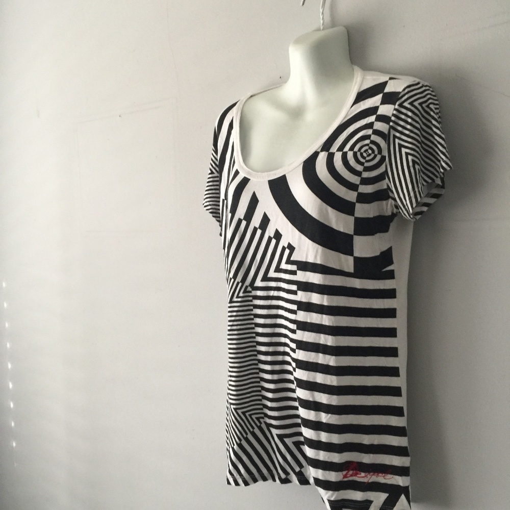 Desigual Women’s Short Sleeved T-Shirt XL